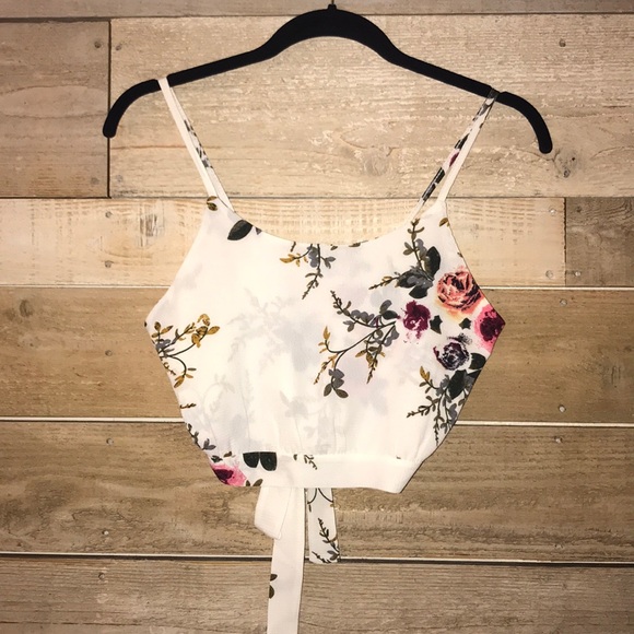 Tops - Floral crop top